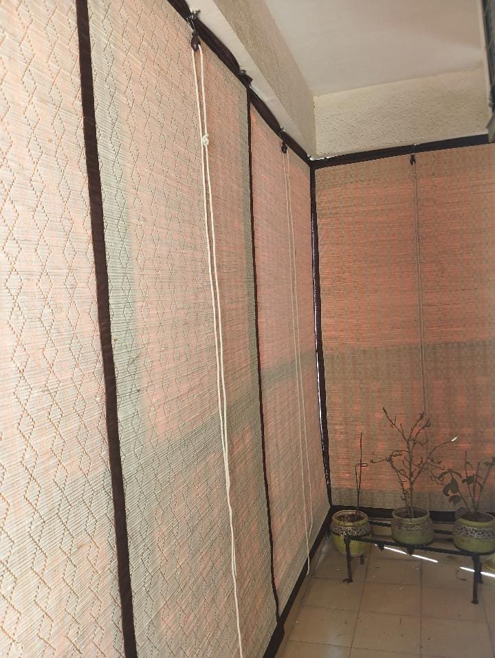 Dual-wall corner apartment balcony bamboo chick blinds with smooth cord pulleys